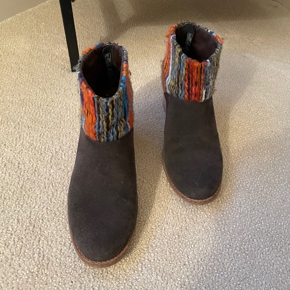 Tom Booties - Picture 4 of 4